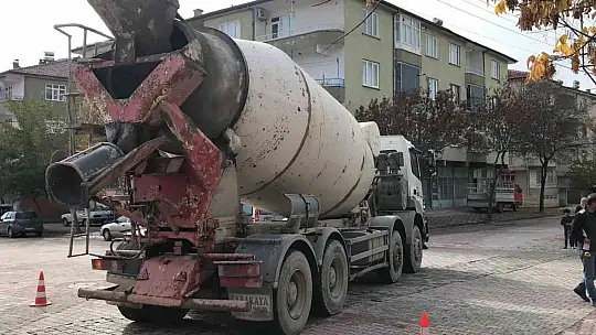 Beton mikserinin altında kalan kadın hayatını kaybetti
