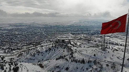Bin 200 rakımlı Harput'ta kar güzelliği