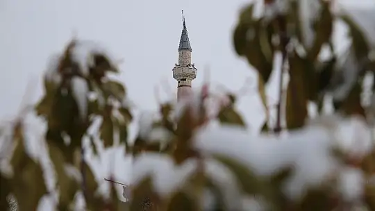 Bin 200 rakımlı Harput'ta kar güzelliği