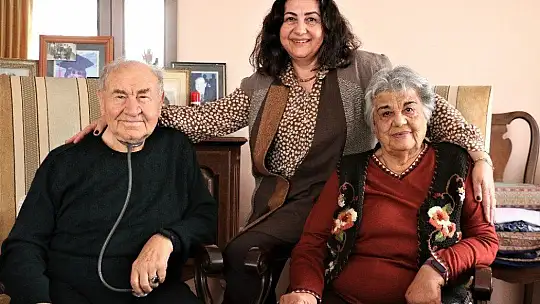 Bir Steteskop'la 62 yıl doktorluk yapan çift: 'Bugün arkadaşlar çok büyük imkanlara sahip, sağlıkta çok iyiyiz'
