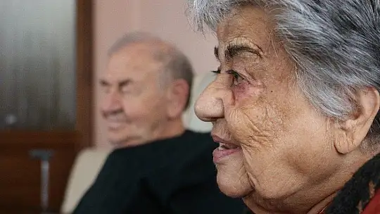 Bir Steteskop'la 62 yıl doktorluk yapan çift: 'Bugün arkadaşlar çok büyük imkanlara sahip, sağlıkta çok iyiyiz'
