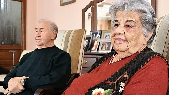 Bir Steteskop'la 62 yıl doktorluk yapan çift: 'Bugün arkadaşlar çok büyük imkanlara sahip, sağlıkta çok iyiyiz'