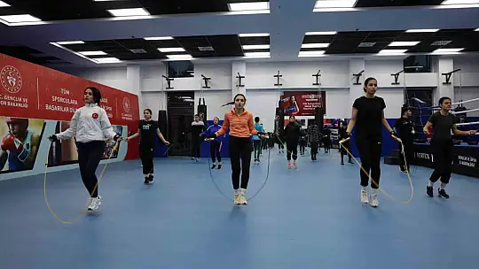Boksta babasının desteğiyle başarıdan başarıya koşuyor