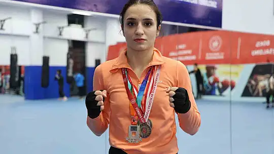 Boksta babasının desteğiyle başarıdan başarıya koşuyor