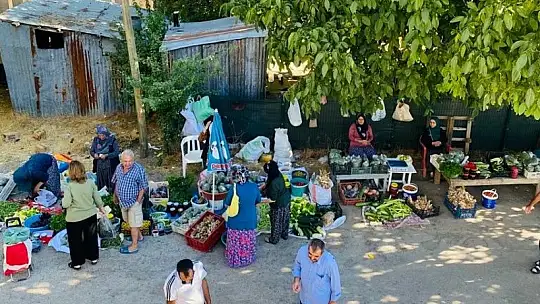 Bu köyde kadınlar hem üretip hem satıyor