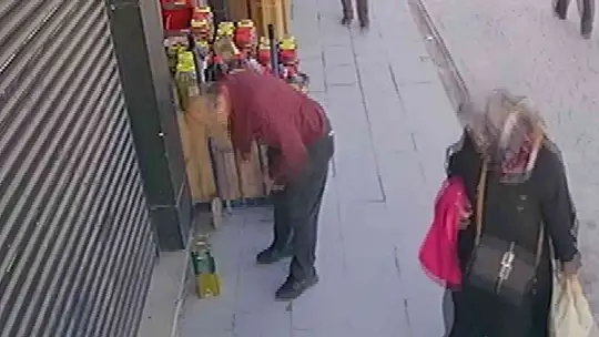 Çalmadan önce zeytinyağının son kullanma tarihine bakan hırsız pes dedirtti