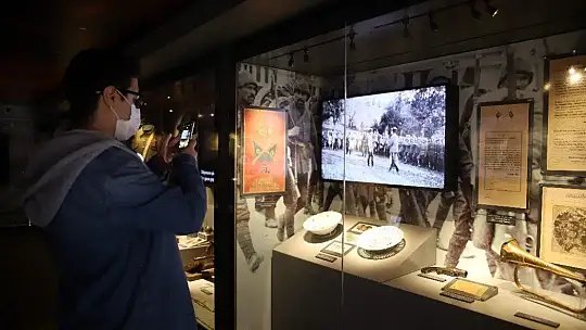 Çanakkale Savaşları Mobil Müzesi'nin 40'ıncı durağı Elazığ oldu