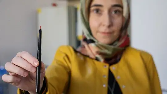 Çay posası pH ölçüm kalemine dönüştü