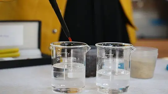 Çay posası pH ölçüm kalemine dönüştü