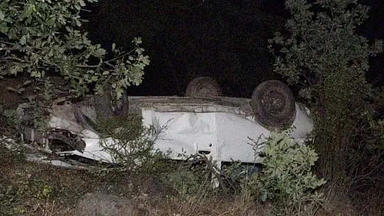 Cenaze dönüşü araç uçuruma yuvarlandı, 3 kardeş öldü