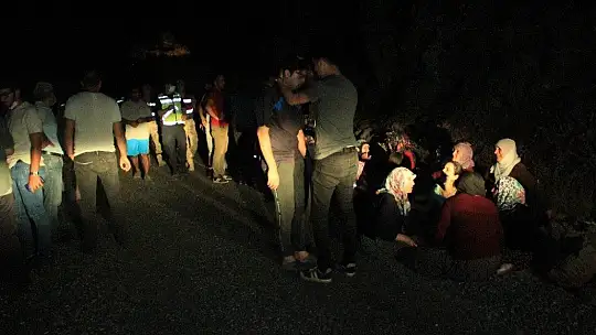 Cenaze dönüşü araç uçuruma yuvarlandı, 3 kardeş öldü