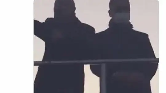 Öztunç'a 'Kulak Çekme' Tepkisi