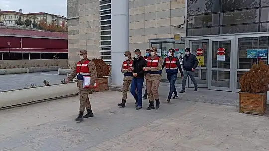Cinayet ve 5 suçtan 70 yıl cezası bulunan şahıs yakalanıp, tutuklandı