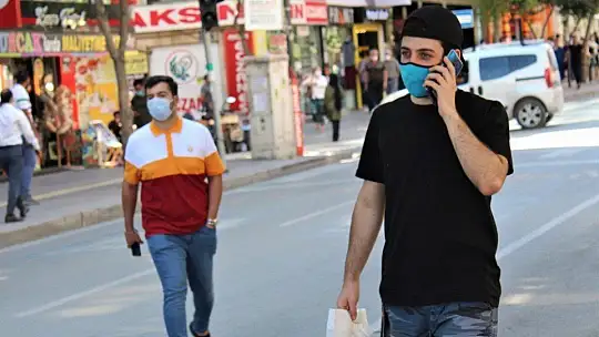Covid-19 artınca, Elazığ'da herkes maske takmaya başladı