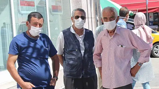 Covid-19 artınca, Elazığ'da herkes maske takmaya başladı