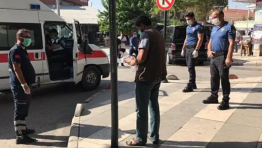 Covidli hasta, karantinayı ihlal etti, meydanda polis tarafından yakalandı