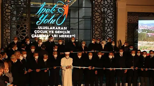Cumhurbaşkanı Erdoğan: 'Bu etkinliklerle birlikte inanıyorum ki İpekyolu çok farklı ses getirecek'