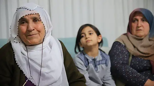 Cumhurbaşkanı Erdoğan'a sevgisiyle dikkat çeken Rabia nine, o anları anlattı