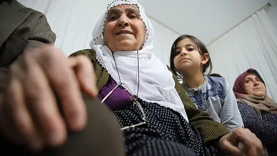 Cumhurbaşkanı Erdoğan'a sevgisiyle dikkat çeken Rabia nine, o anları anlattı