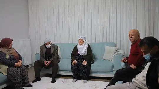 Cumhurbaşkanı Erdoğan'a sevgisiyle dikkat çeken Rabia nine, o anları anlattı