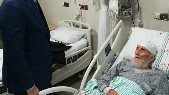 Cumhurbaşkanı Erdoğan'dan Fethi Sekin'in babası ile kanaat önderi Nazırlı'ya hastanede ziyaret