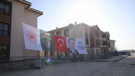 Cumhurbaşkanı Erdoğan Elazığ'a geldi, deprem konutlarını teslim törenine katılması bekleniyor