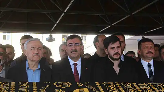 Cumhurbaşkanı Yardımcısı Yılmaz, AK Parti eski milletvekilinin cenazesine katıldı
