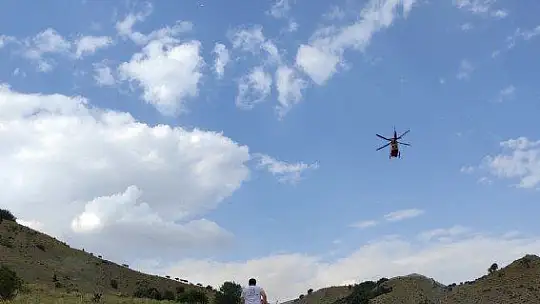 Dağda rahatsızlanan çobanın imdadına ambulans helikopter yetişti