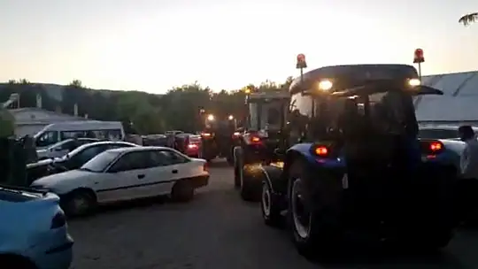 Damat çiftçi olunca düğün konvoyu şaşırttı