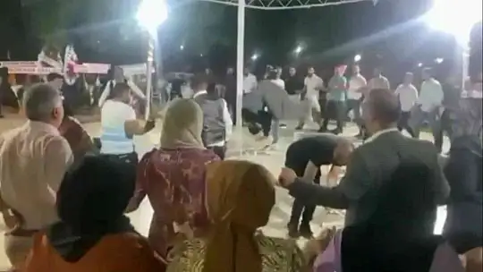 Akrobatik hareketlerle Davulcu Show