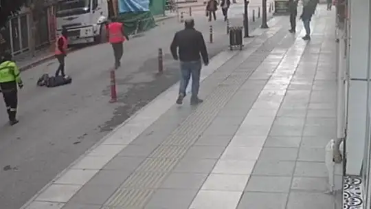 Deprem anında pencereden atladı, o anlar kamerada