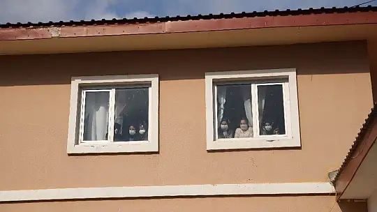 Deprem ve pandeminin etkilediği Elazığ'ın köy okullarında ilk ders heyecanı