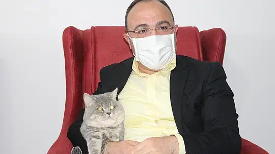 Depremde en büyük acıyı yaşayan babaya anlamlı ziyaret