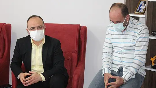 Depremde en büyük acıyı yaşayan babaya anlamlı ziyaret