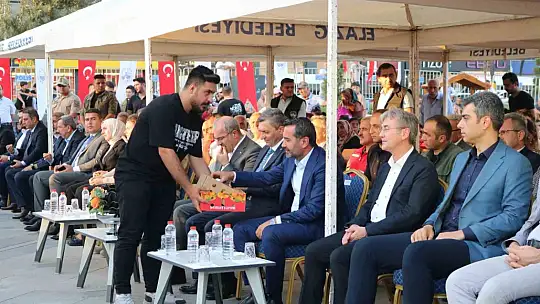 Depremi yaşayan Malatya'dan Elazığ'a vefa otobüsü