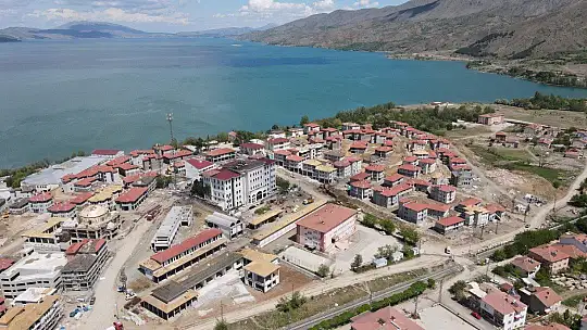 Depremin merkezi Sivrice'de dönüşüm sürüyor