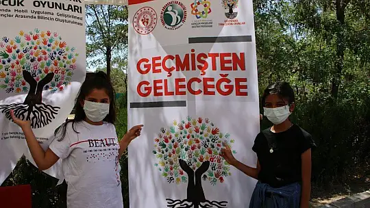Depremzede çocuklar geleneksel oyunlarla eğlendi