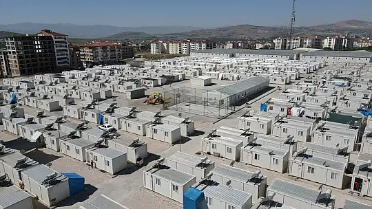 Depremzede çocukların bayram sevinci