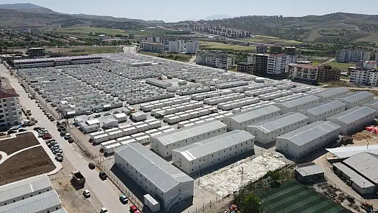 Depremzede çocukların bayram sevinci