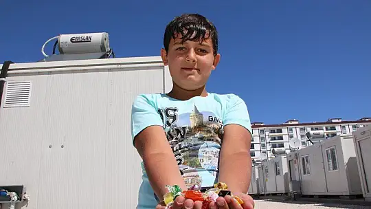 Depremzede çocukların bayram sevinci