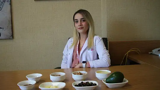 Diyetisyen Kübra Tekay: 'Yağlar ölçülü tüketilirse kilo aldırmaz..'