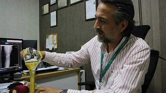 Diz kireçlenmesi en çok kadınlarda görülüyor
