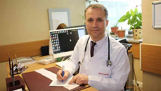 Doç. Dr. Doğdu: 'Kalp hastaları ilaçlarını aksatmadan bol sıvı tüketerek oruç tutabilirler'