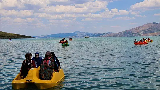 Doğu'nun gizli denizi Hazar Gölü'nde tatil telaşı