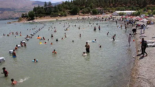 Doğu'nun gizli denizi Hazar Gölü'nde tatil telaşı