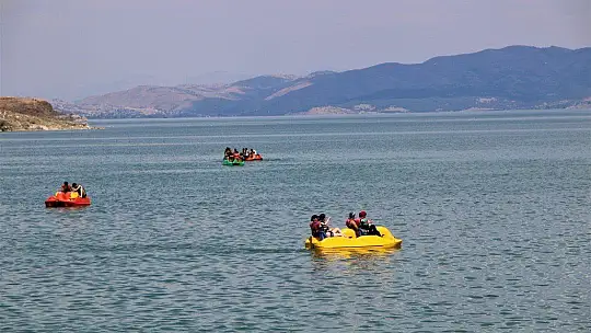 Doğu'nun gizli denizi Hazar Gölü'nde tatil telaşı