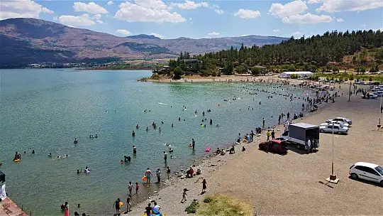 Doğu'nun gizli denizi Hazar Gölü'nde tatil telaşı