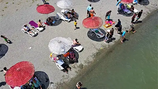 Doğu'nun gizli denizi Hazar Gölü'nde tatil telaşı
