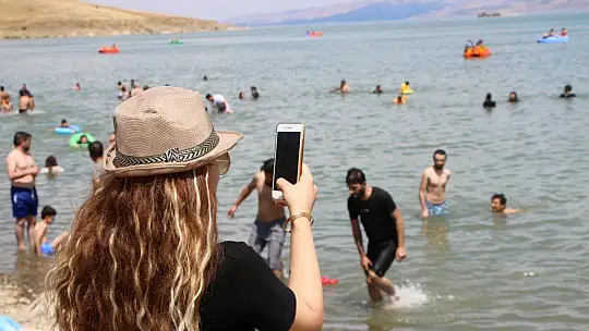 Doğu'nun gizli denizi Hazar Gölü'nde tatil telaşı