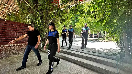 Doğu ve Güneydoğu'nun akın ettiği gölde polisten, boğulmalara karşı uyarı